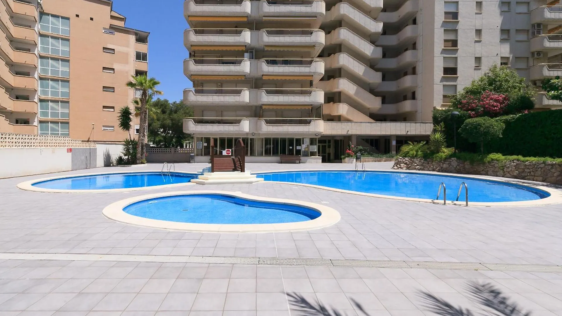 Uhc Arquus Apartments location